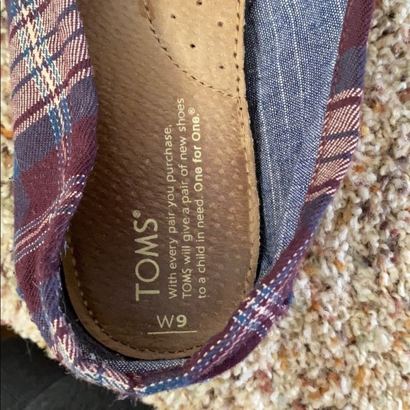 Cozy Plaid Toms - Picture 2 of 4